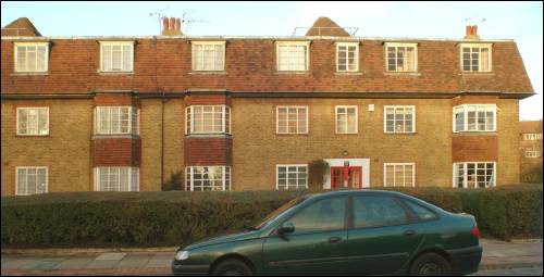 01-6 Denison Close
